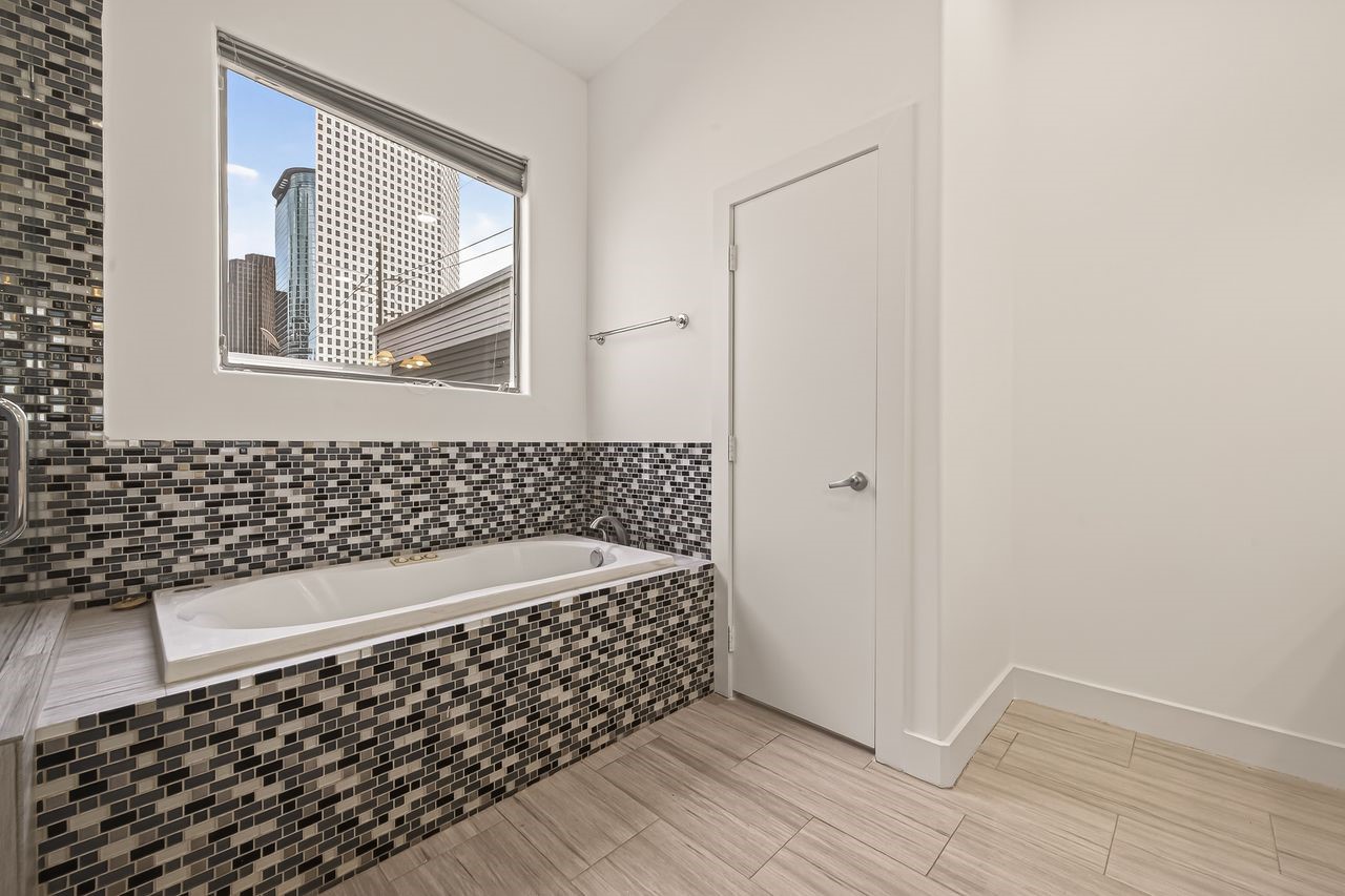 724 Ruthven Street Houston, TX 77019 - Photo 36 of 44