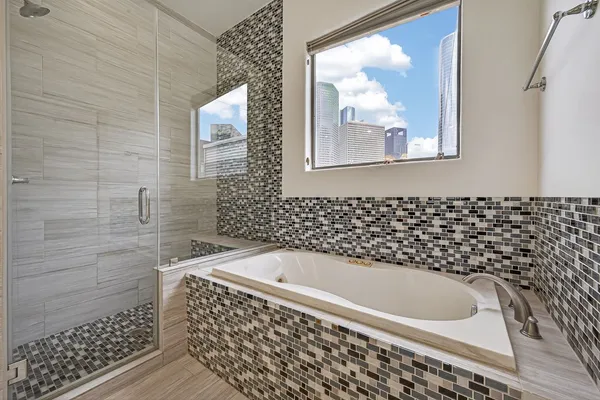 $3,200 | 724 Ruthven Street, Houston, TX 77019