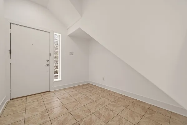 $3,200 | 724 Ruthven Street, Houston, TX 77019