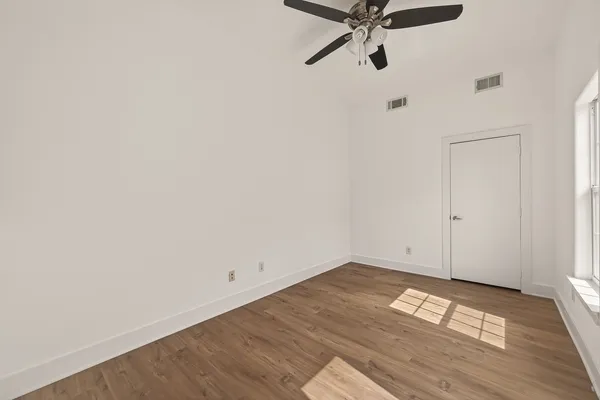 $3,200 | 724 Ruthven Street, Houston, TX 77019