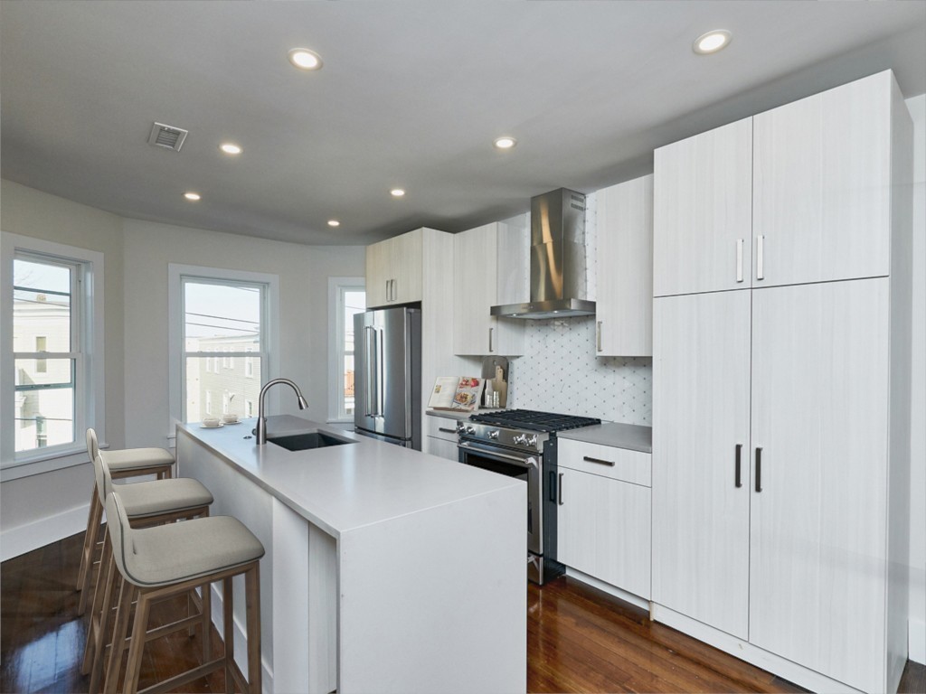 351 Centre Street, Unit 3 Boston, MA 02122 - Photo 3 of 13