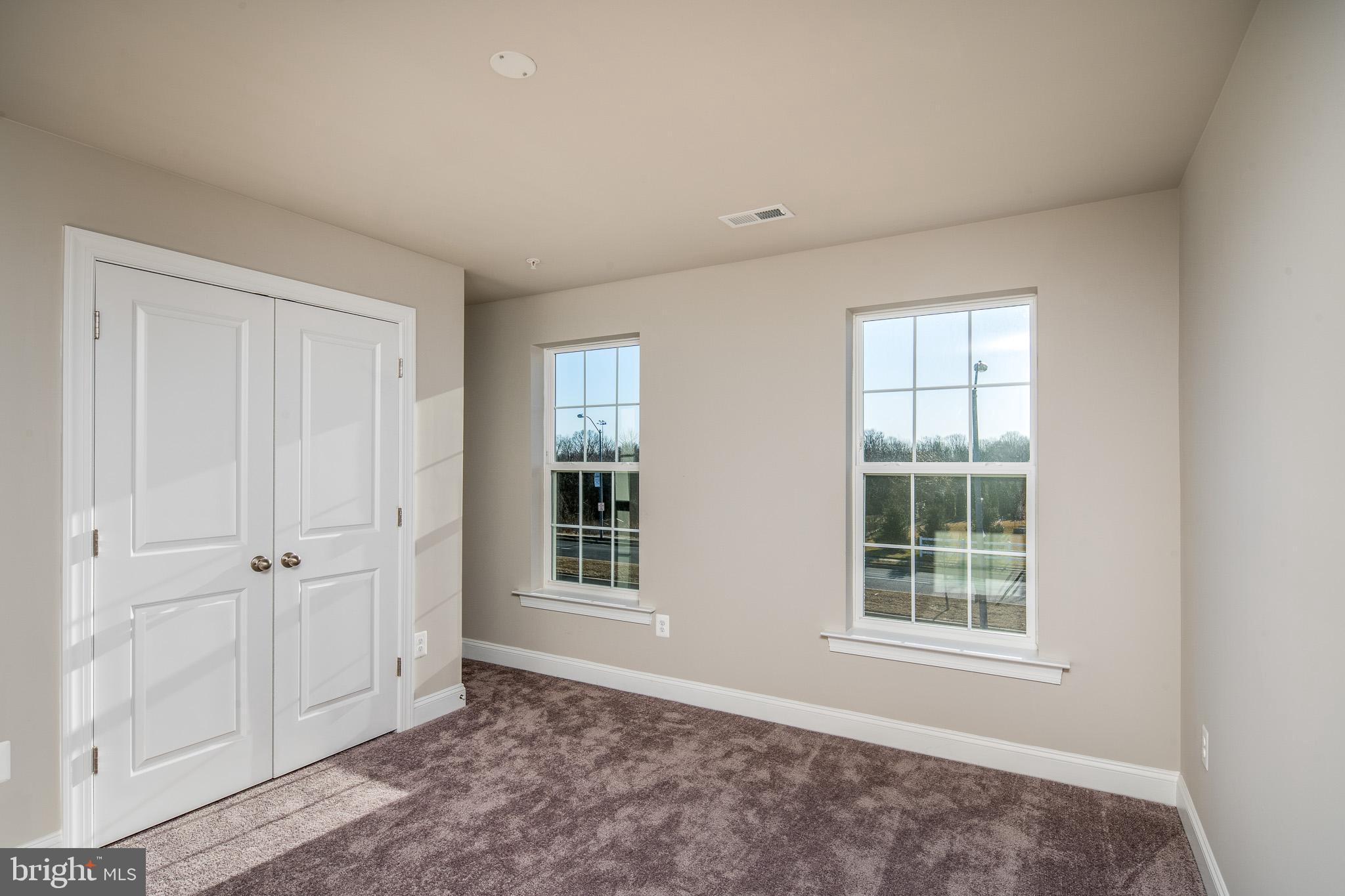 6444 Hanover Road Hanover, MD 21076 - Photo 17 of 29 an empty room with windows
