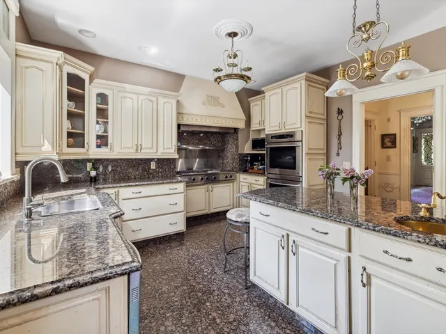 $1,195,000 | 31 Lenox Street, Worcester, MA 01602