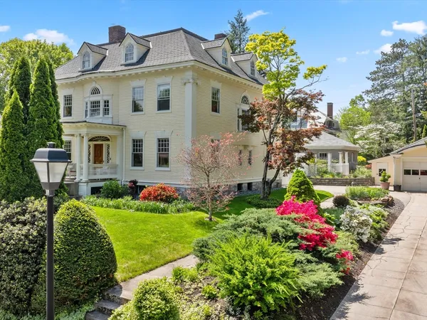 $1,145,000 | 31 Lenox Street, Worcester, MA 01602