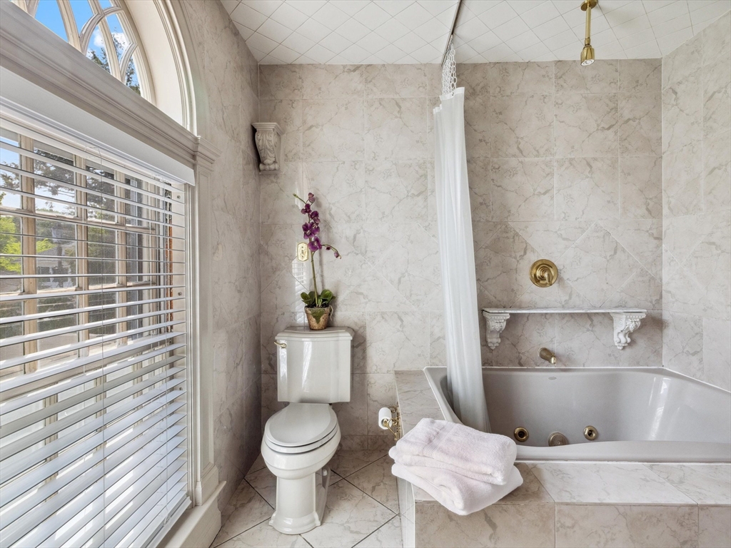 31 Lenox Street Worcester, MA 01602 - Photo 24 of 42