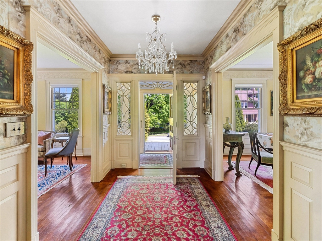 31 Lenox Street Worcester, MA 01602 - Photo 3 of 42