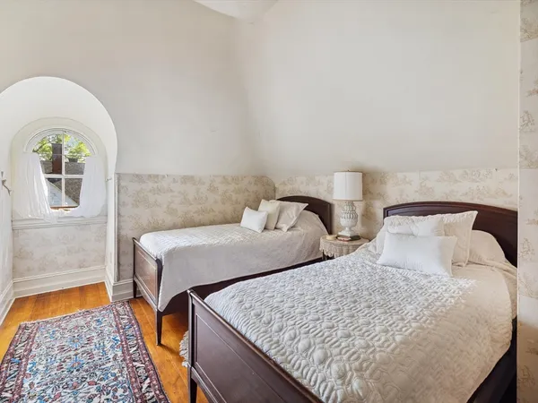 $1,145,000 | 31 Lenox Street, Worcester, MA 01602
