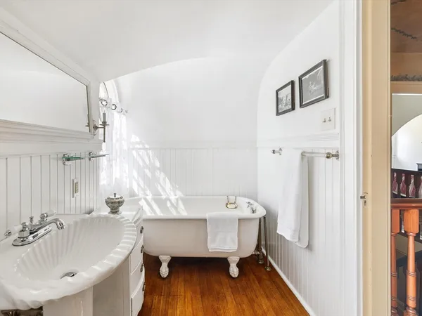 $1,145,000 | 31 Lenox Street, Worcester, MA 01602