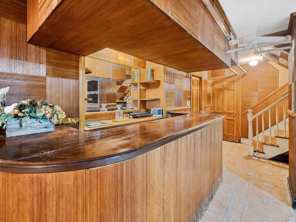 $1,145,000 | 31 Lenox Street, Worcester, MA 01602