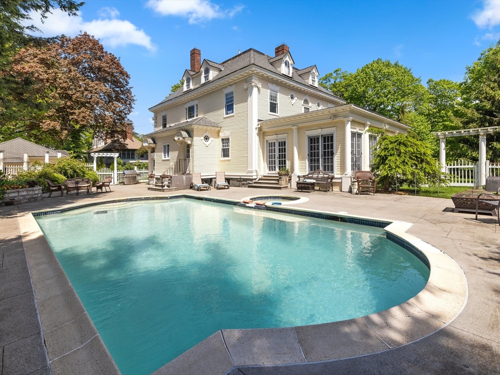 31 Lenox Street Worcester, MA 01602 - Photo 35 of 42