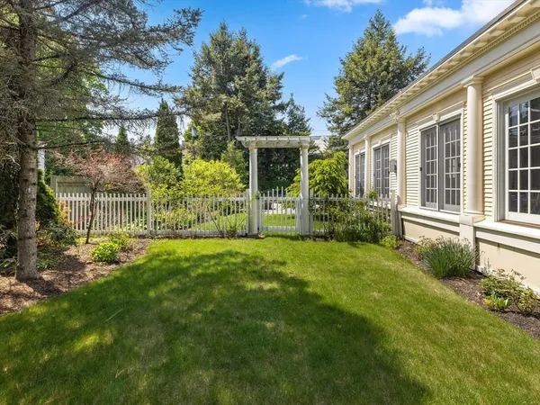 $1,145,000 | 31 Lenox Street, Worcester, MA 01602