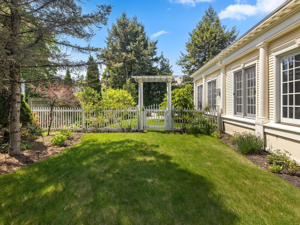 31 Lenox Street Worcester, MA 01602 - Photo 36 of 42