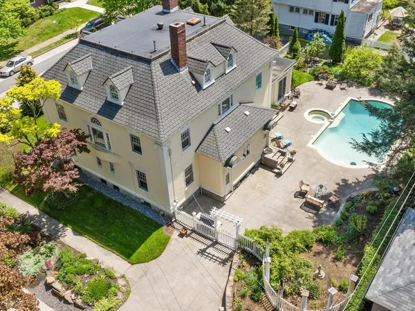 $1,145,000 | 31 Lenox Street, Worcester, MA 01602