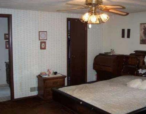 2346 Rose Garden Road Pittsburgh, PA 15220 - Photo 7 of 8 Master Bedroom.