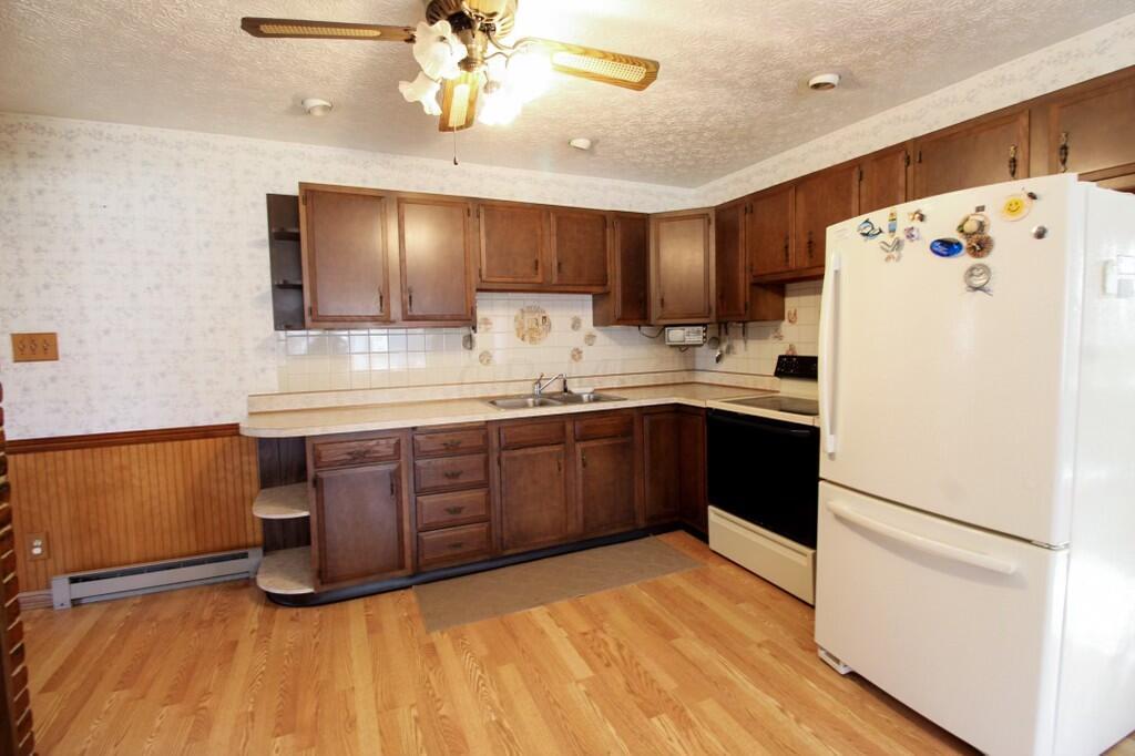 8091 Cincinnati-Zanesville Road Southwest Amanda, OH 43102 - Photo 9 of 24 Kitchen