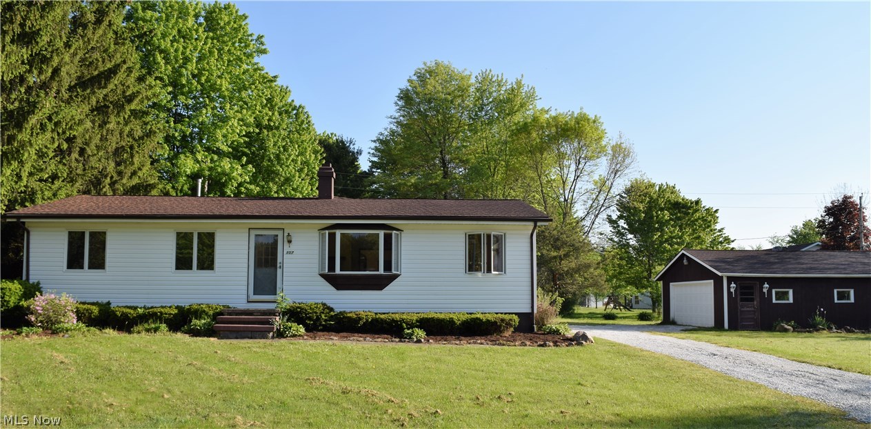 107 Roaming Rock Boulevard Rome, OH 44085 - Photo 1 of 30