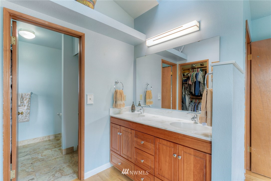 17807 85th Place Northeast Bothell, WA 98011 - Photo 16 of 27 Gallery Image 16