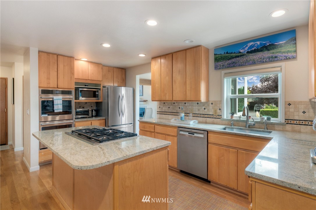 17807 85th Place Northeast Bothell, WA 98011 - Photo 8 of 27 Gallery Image 8
