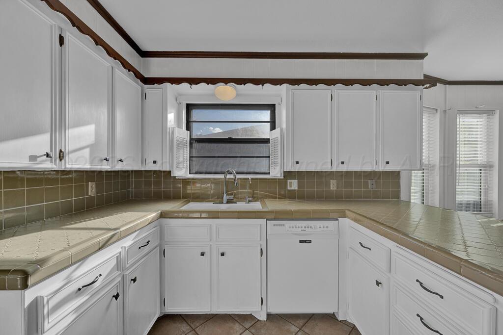 6000 Hatfield Circle Amarillo, TX 79109 - Photo 5 of 31 kitchen 5 (3)