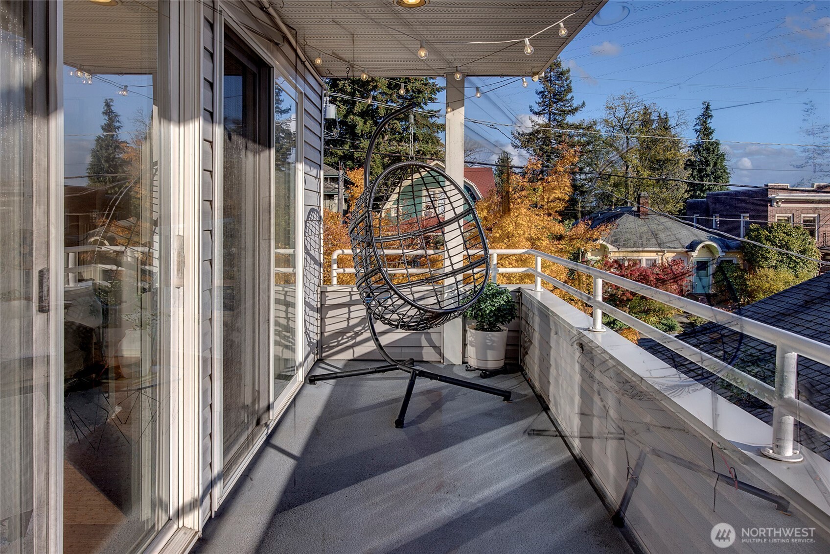 3621 Wallingford Avenue North, Unit 201 Seattle, WA 98103 - Photo 23 of 27 a view of outdoor space