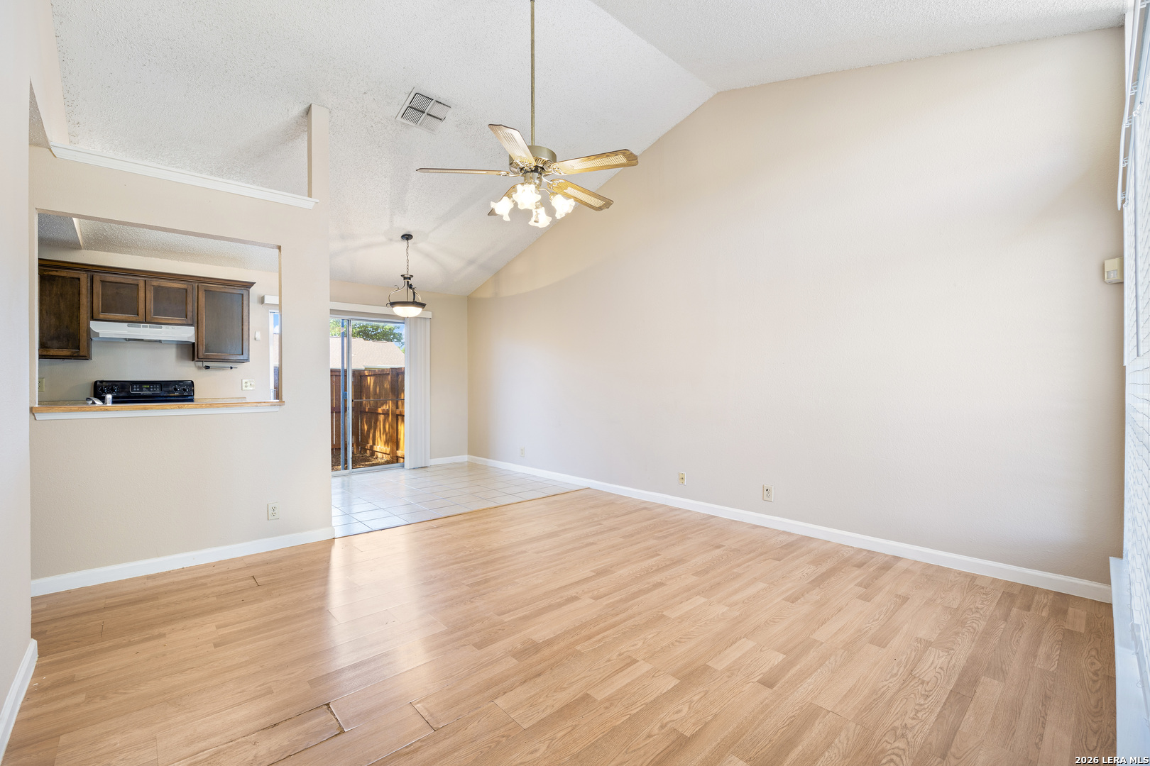 9140 Timber Path, Unit 2204 San Antonio, TX 78250 - Photo 2 of 18