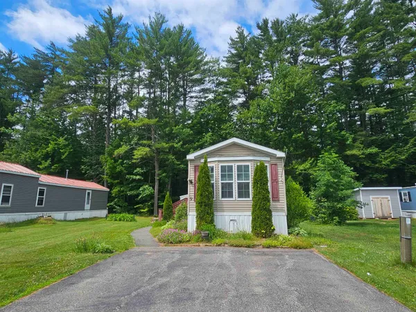 $168,000 | 9 Chancellor Drive, Concord, NH 03303