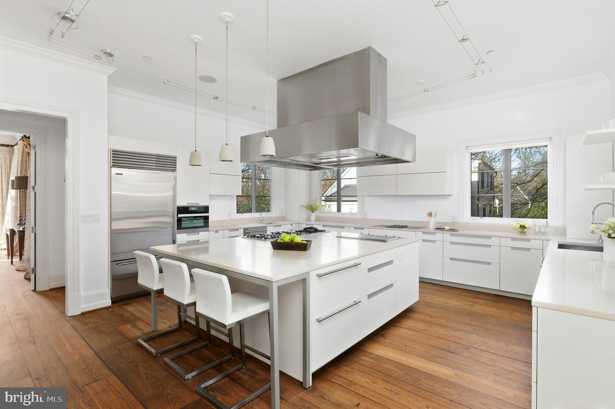 4869 Glenbrook Road Northwest Washington, DC 20016 - Photo 8 of 40 Gallery Image 8