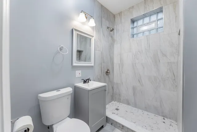 $1,800 | 3821 West Fillmore Street, Unit 2B, Chicago, IL 60624