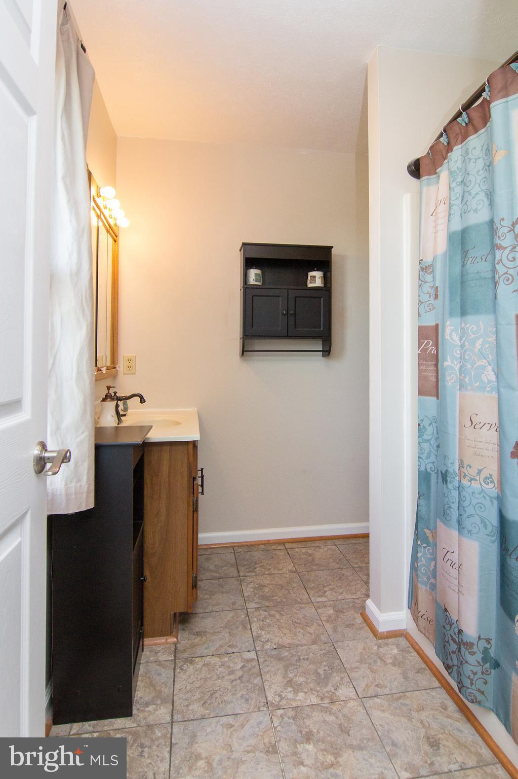 824 Lucabaugh Mill Road Westminster, MD 21157 - Photo 13 of 30 Bath (Master)