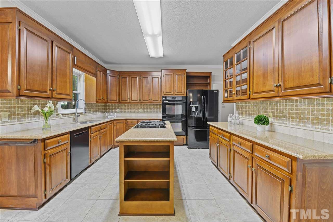 12429 Whartons Way Raleigh, NC 27613 - Photo 20 of 30