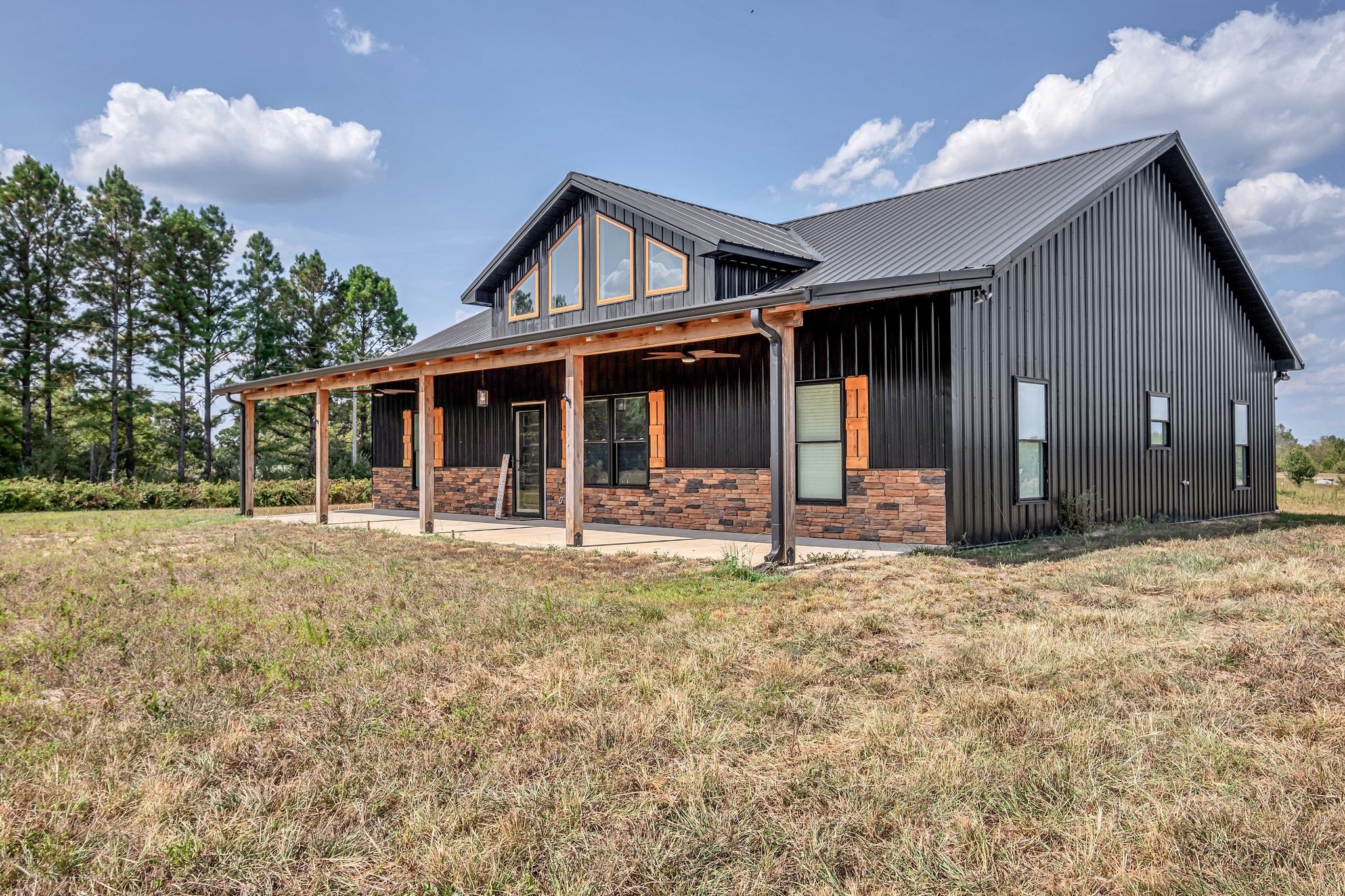 310 Christopher Lane Lawrenceburg, TN 38464 - Photo 2 of 50 a front view of a house with a yard