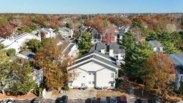 $1,700 | 30 Driftwood Court, Unit 30, Smithville, NJ 08205