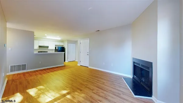 $1,700 | 30 Driftwood Court, Unit 30, Smithville, NJ 08205