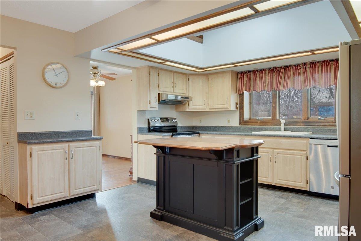 235 Pakey Road Springfield, IL 62712 - Photo 15 of 30