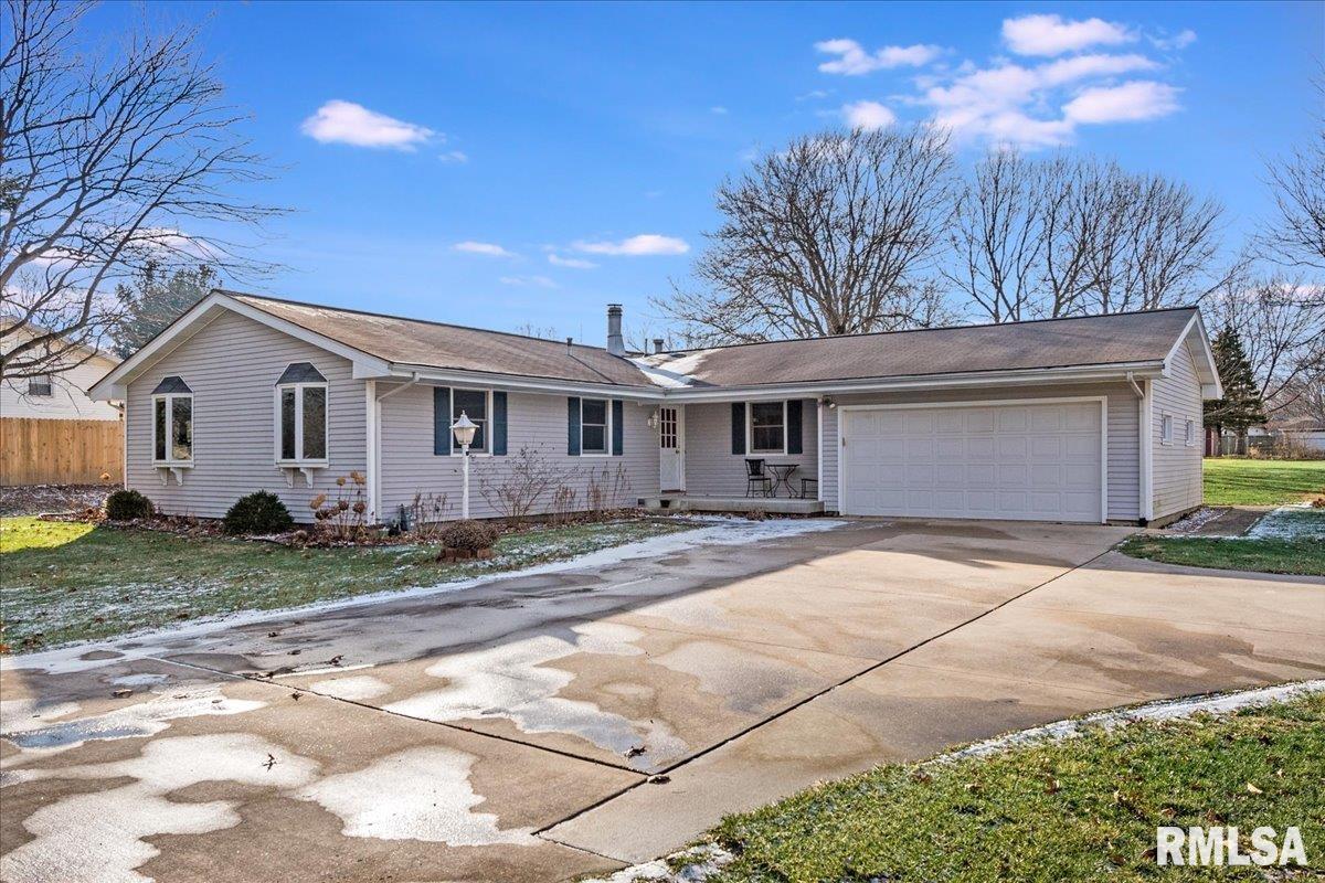 235 Pakey Road Springfield, IL 62712 - Photo 2 of 30