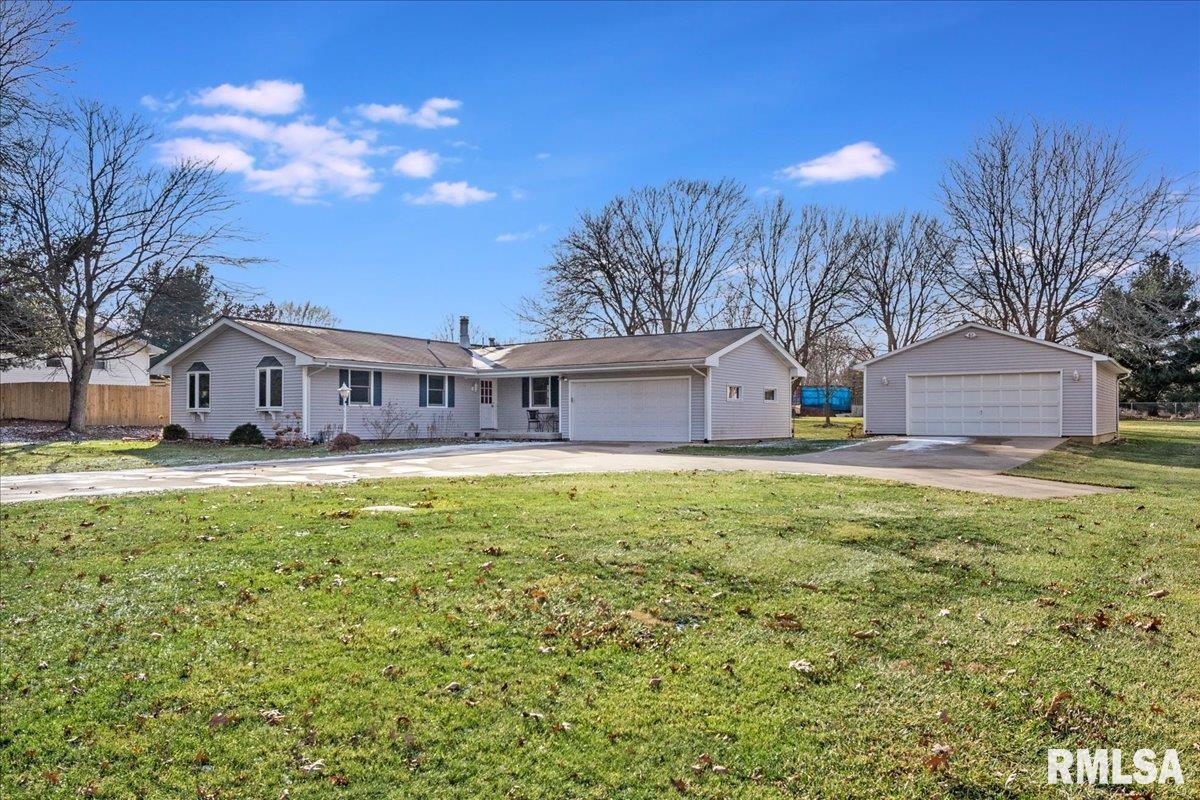 235 Pakey Road Springfield, IL 62712 - Photo 3 of 30