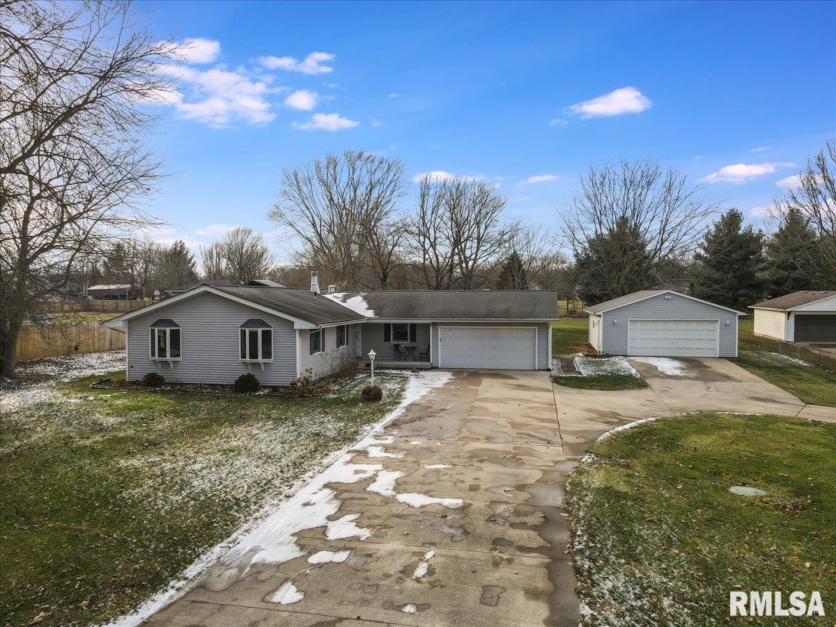 235 Pakey Road Springfield, IL 62712 - Photo 4 of 30