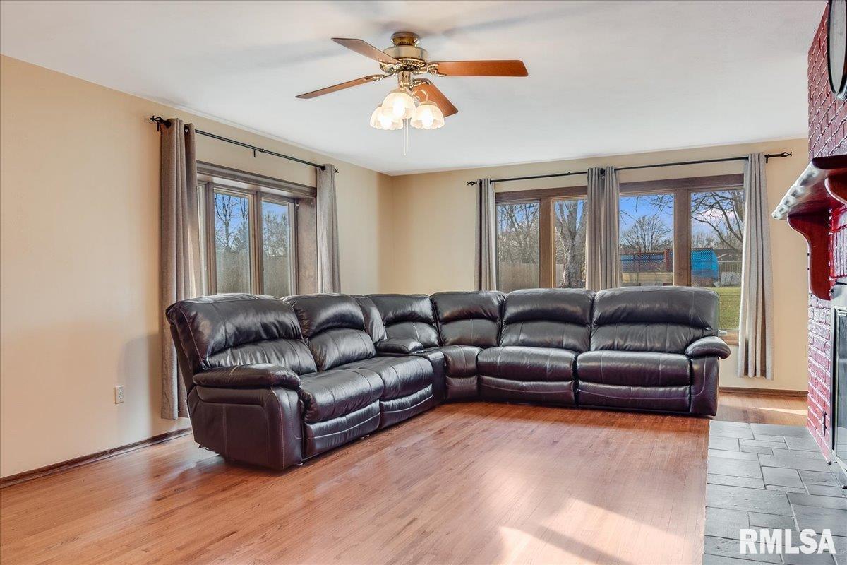 235 Pakey Road Springfield, IL 62712 - Photo 5 of 30