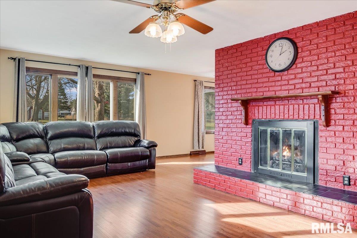 235 Pakey Road Springfield, IL 62712 - Photo 6 of 30
