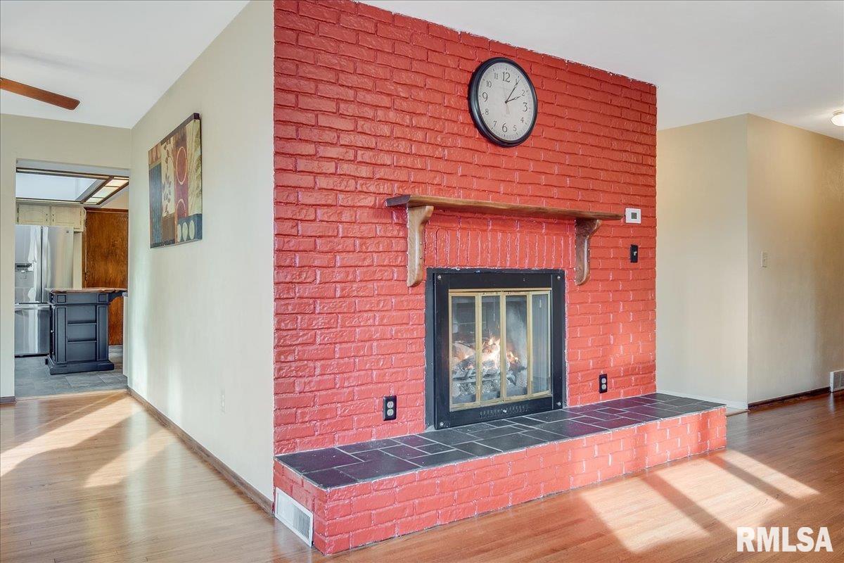 235 Pakey Road Springfield, IL 62712 - Photo 7 of 30