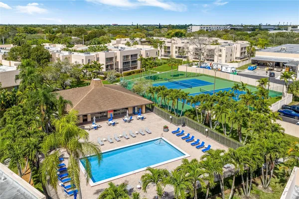 $290,000 | 10425 Southwest 112th Avenue, Unit 127, Miami, FL 33176