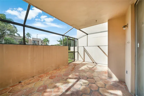 $290,000 | 10425 Southwest 112th Avenue, Unit 127, Miami, FL 33176