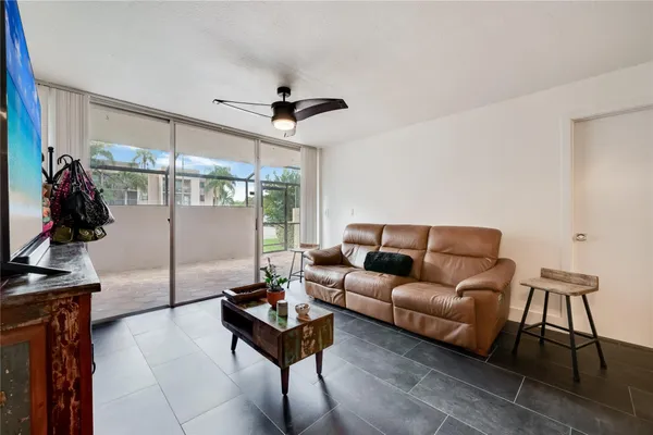 $290,000 | 10425 Southwest 112th Avenue, Unit 127, Miami, FL 33176