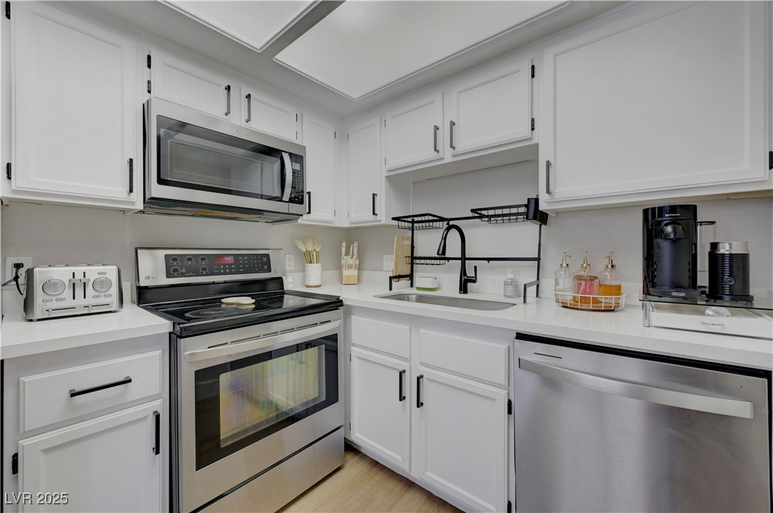 8410 Eldora Avenue, Unit 2012 Las Vegas, NV 89117 - Photo 4 of 33