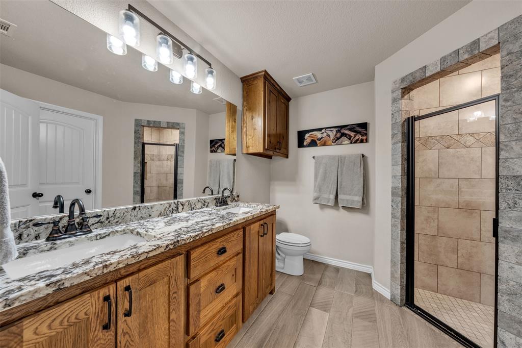 909 Erwin Road Poolville, TX 76487 - Photo 12 of 33 Gallery Image 12