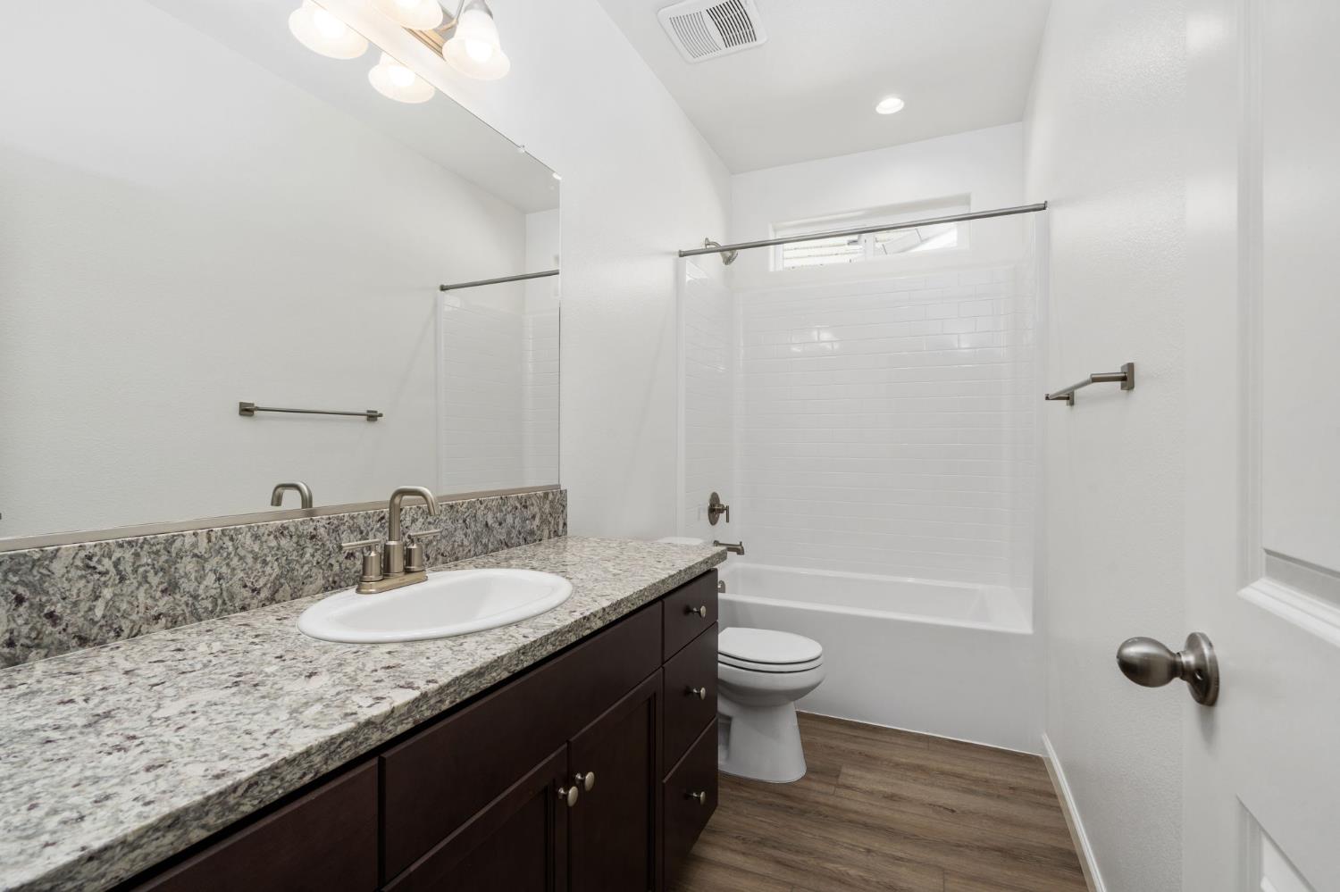 1237 Cathedral Court South Madera, CA 93636 - Photo 9 of 37