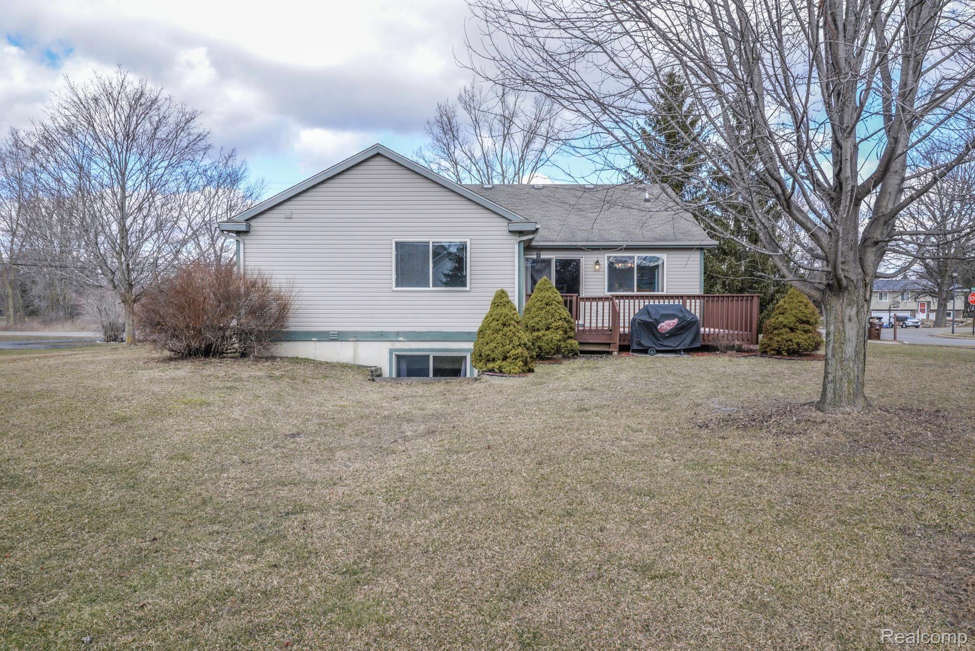 5190 Sleight Road Bath, MI 48808 - Photo 5 of 44 DSC_6.jpg