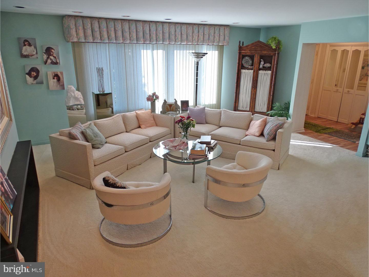 1409 Stephen Road Jenkintown, PA 19046 - Photo 5 of 25 Living Room