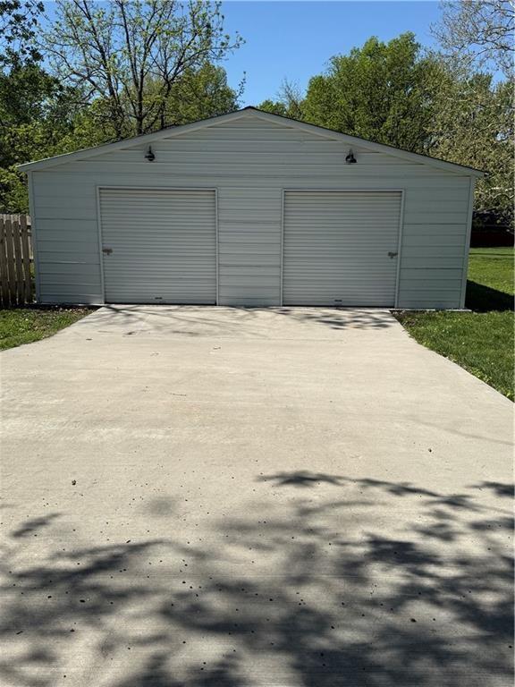 412 A Northwest Donovan Road Lee's Summit, MO 64063 - Photo 2 of 2