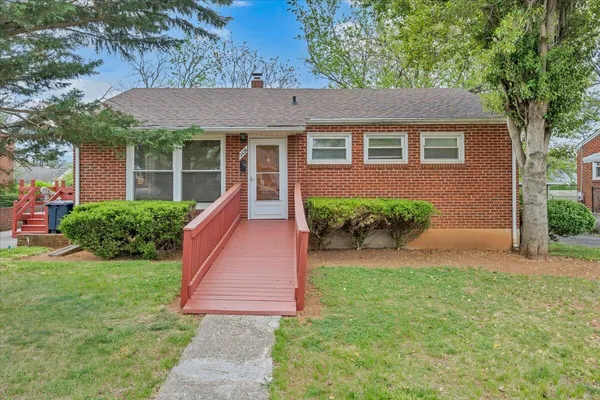 $199,950 | 2426 Durham Street Northwest, Roanoke, VA 24012